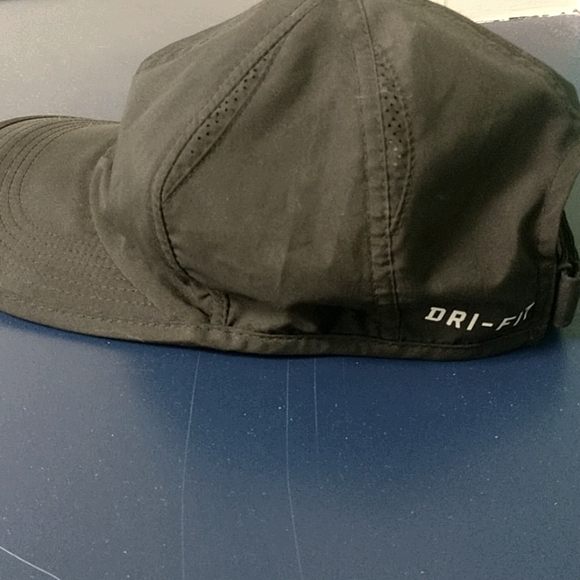 Nike Featherlight Dri-fit hat - Picture 2 of 6